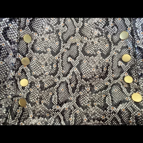 Hammitt Bryant Medium Leather Crossbody Bag in Daisy Snake w/ Acrylic Strap EUC - Picture 5 of 5